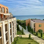 Sea Club & Grant - Flamingo Terrace - Апартаменты *